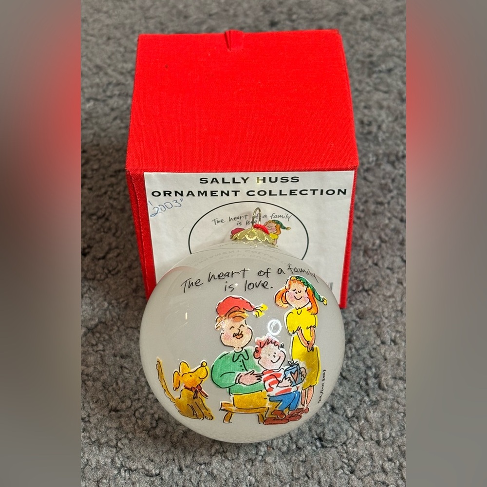 Sally Huss Ornament Collection The Heart of a Family is Love 2003 Ball 3